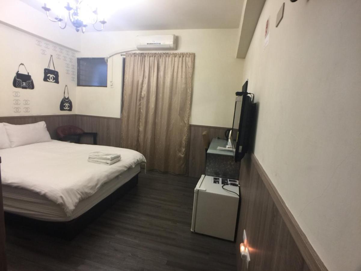 Love Feng Jia Apartment Hotel Taichung Exteriör bild