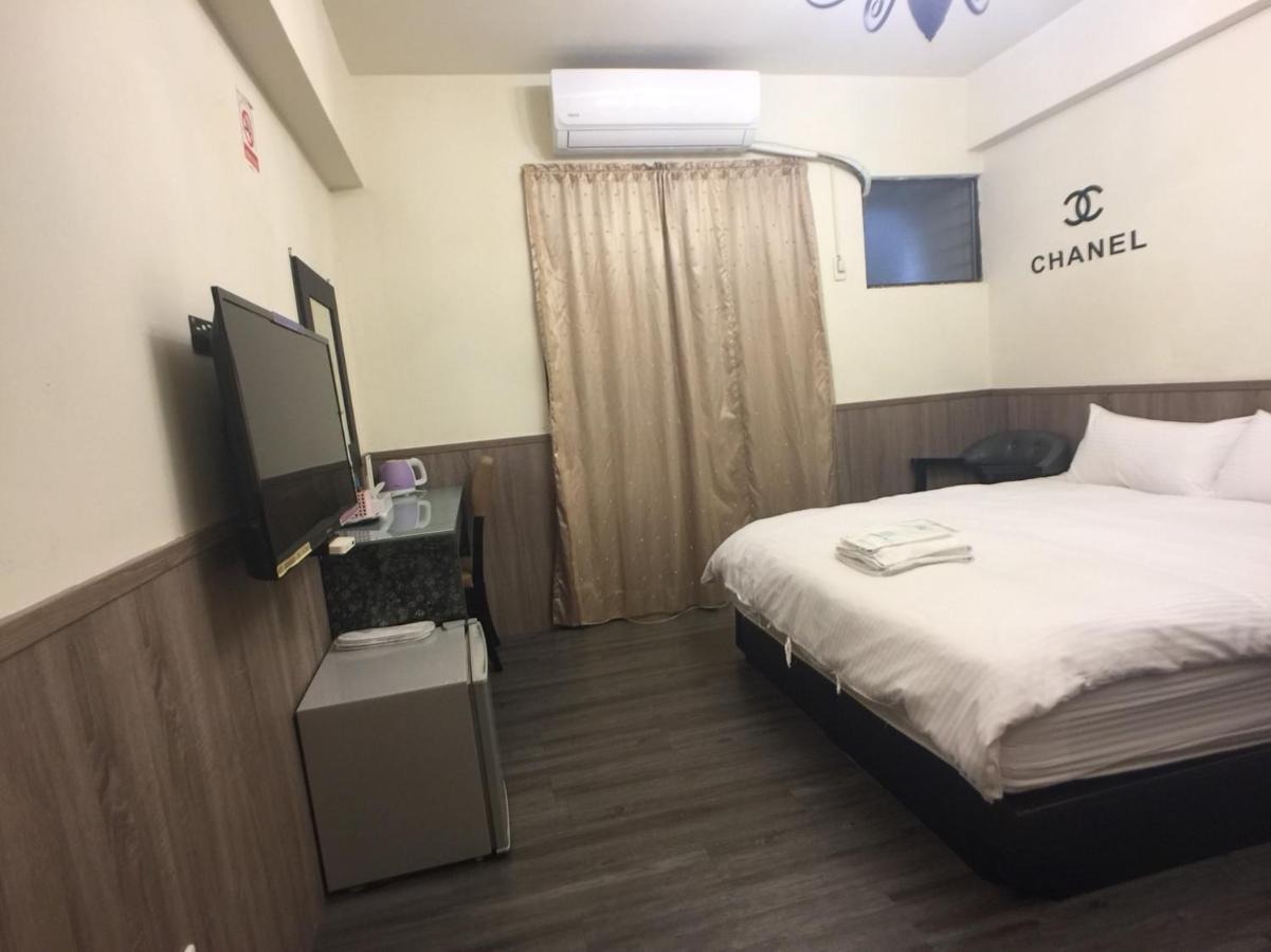Love Feng Jia Apartment Hotel Taichung Exteriör bild