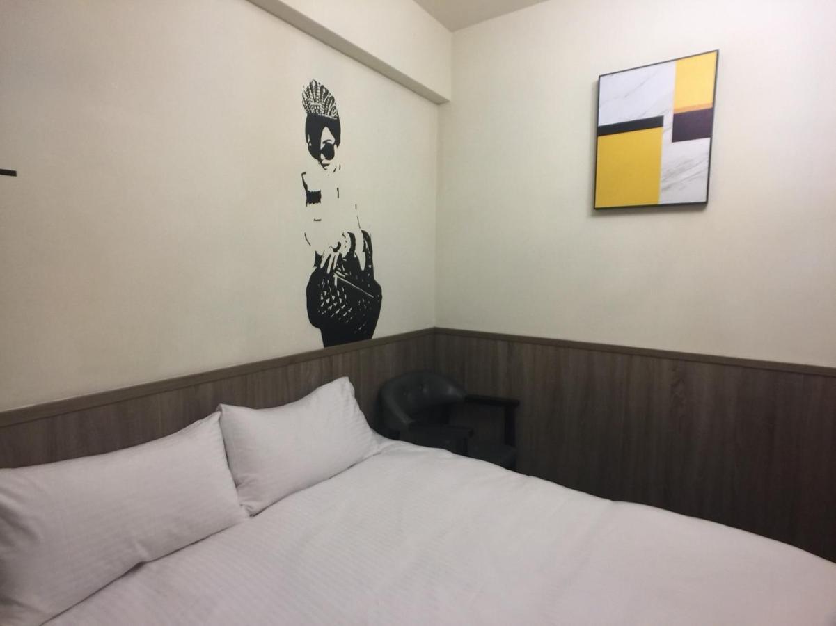 Love Feng Jia Apartment Hotel Taichung Exteriör bild