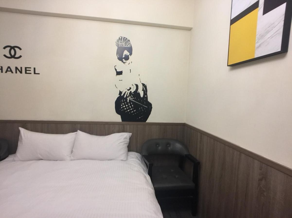 Love Feng Jia Apartment Hotel Taichung Exteriör bild