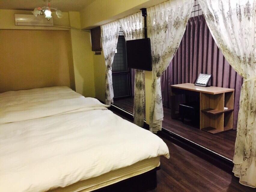 Love Feng Jia Apartment Hotel Taichung Exteriör bild