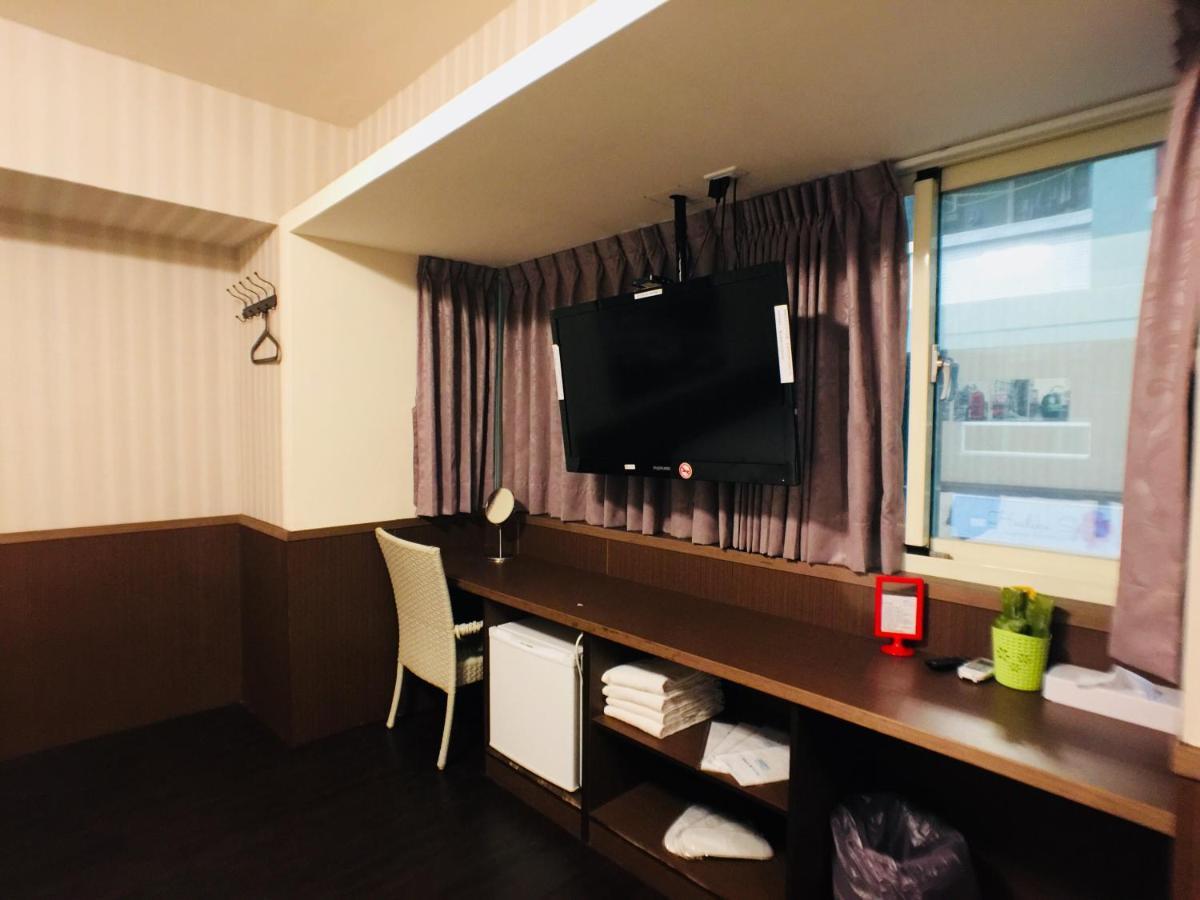 Love Feng Jia Apartment Hotel Taichung Exteriör bild
