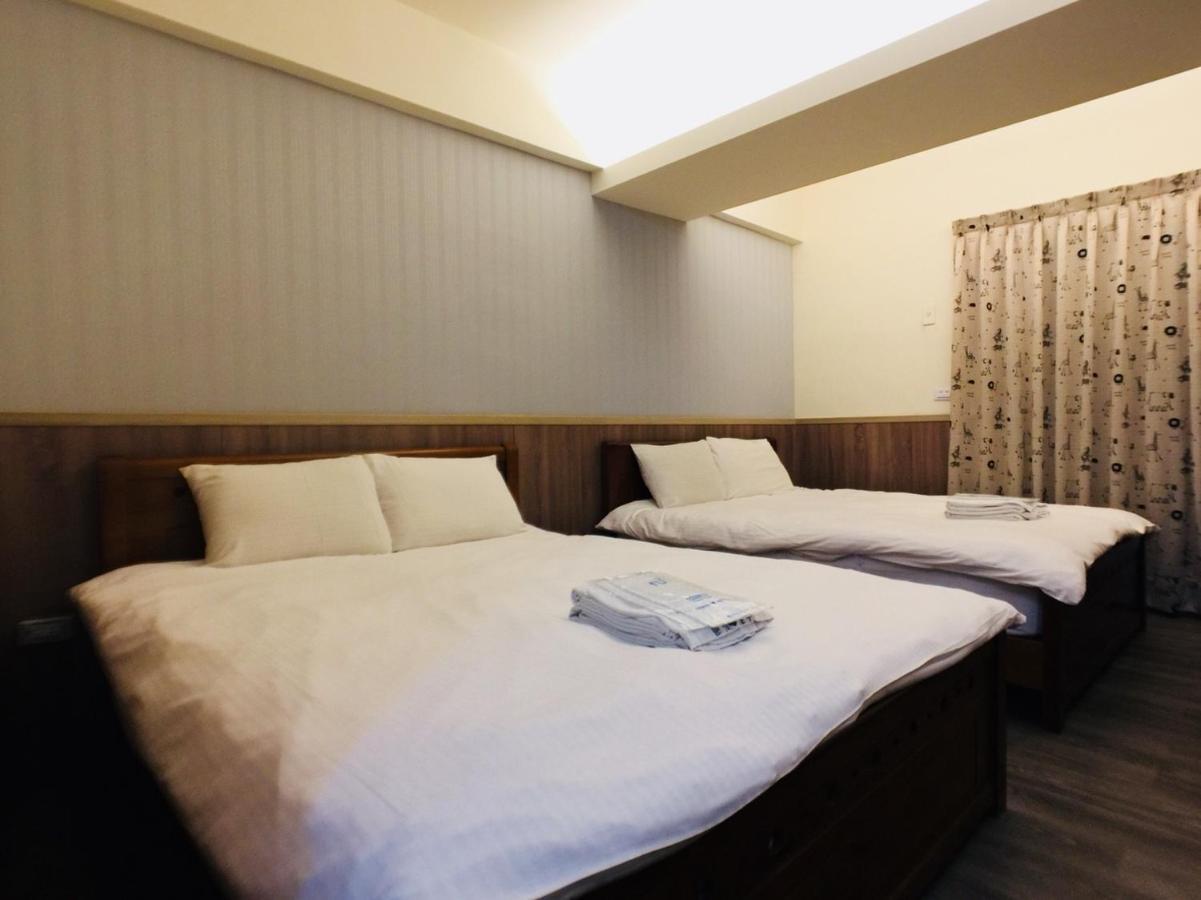 Love Feng Jia Apartment Hotel Taichung Exteriör bild
