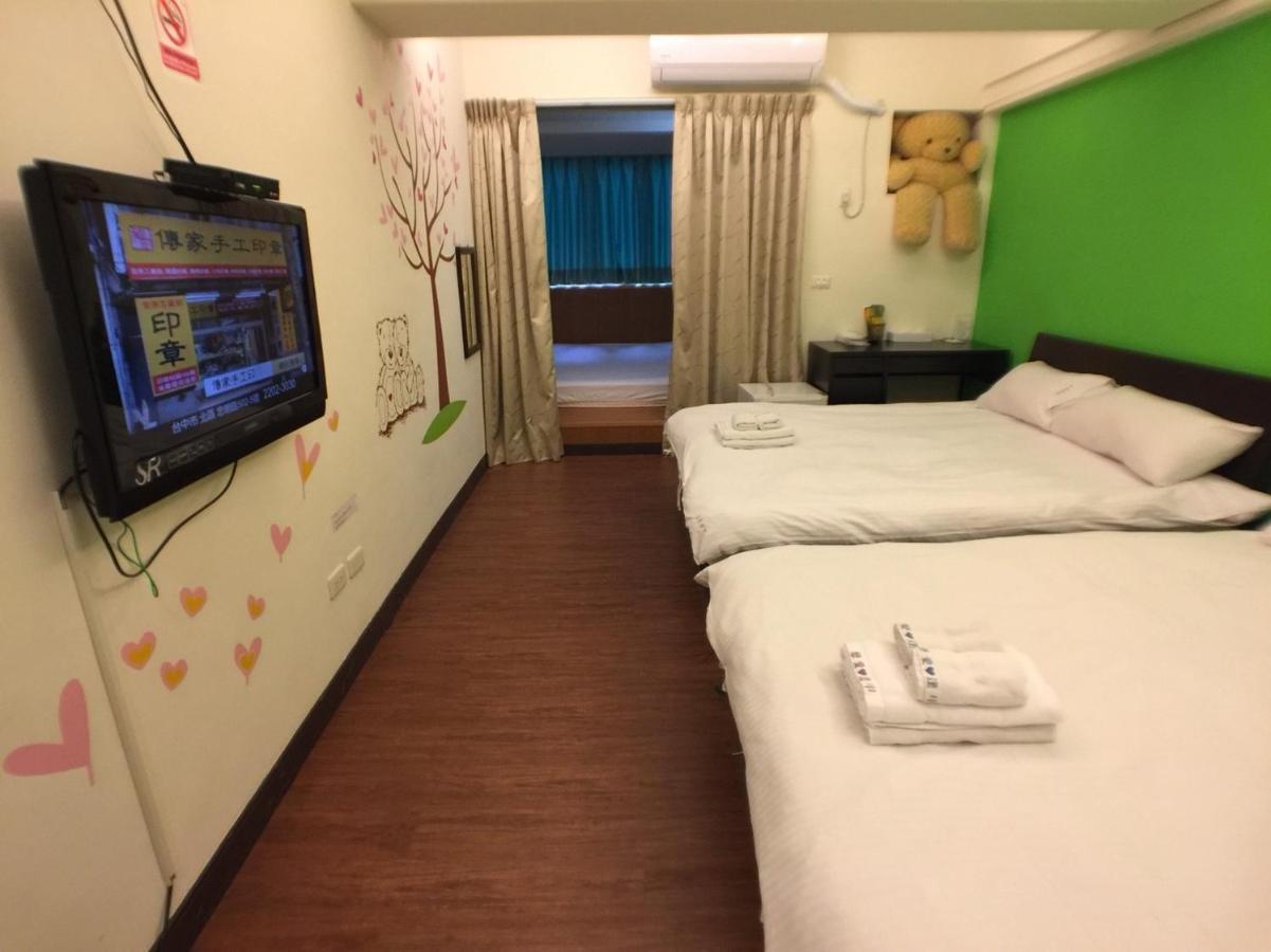 Love Feng Jia Apartment Hotel Taichung Exteriör bild