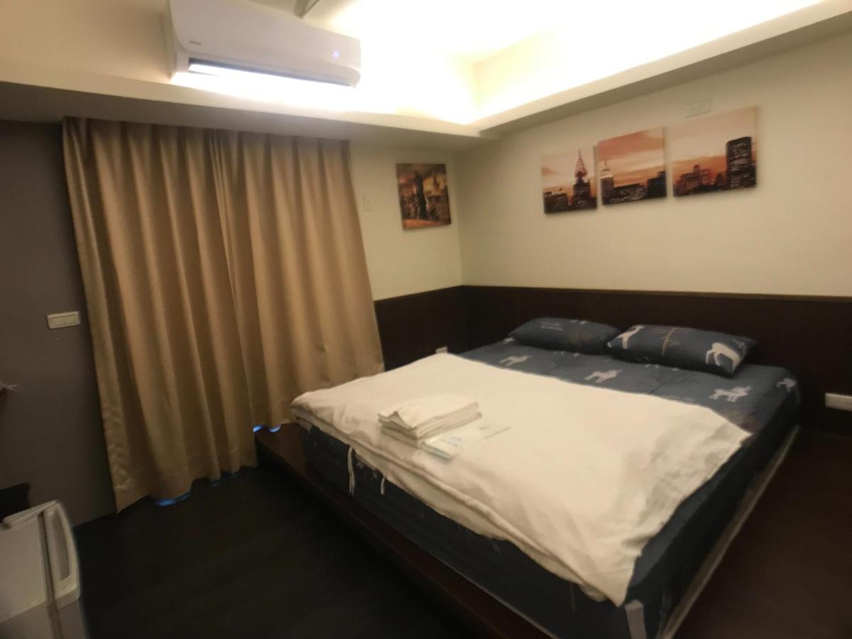 Love Feng Jia Apartment Hotel Taichung Exteriör bild