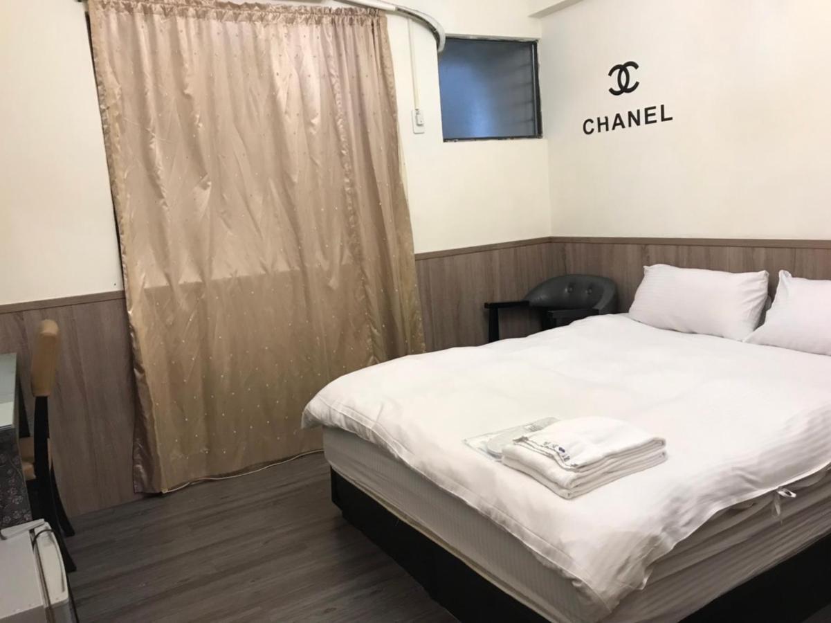 Love Feng Jia Apartment Hotel Taichung Exteriör bild