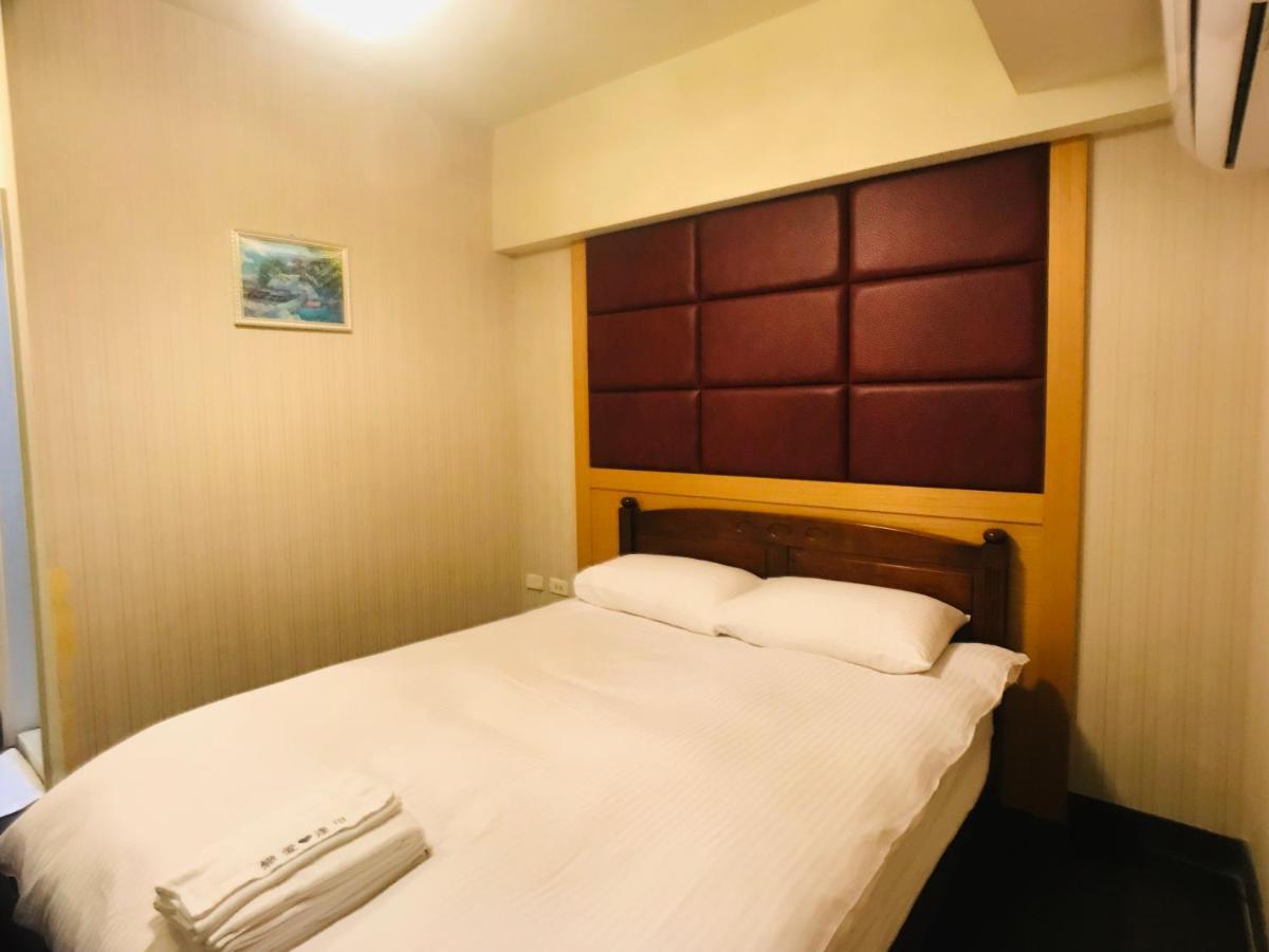 Love Feng Jia Apartment Hotel Taichung Exteriör bild